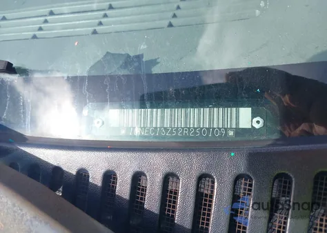 2002 Chevrolet Tahoe C1500 z USA, uszkodzony, nr VIN 1GNEC13Z52R250109